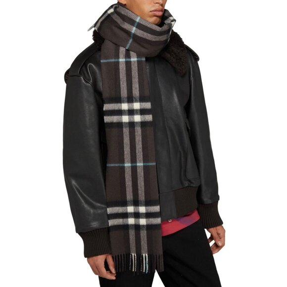 Burberry Washed Giant Check Cashmere Scarf Otter 8074793 - Picture 1 of 11